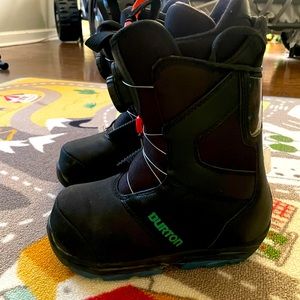 Burton snowboarding boots for kids